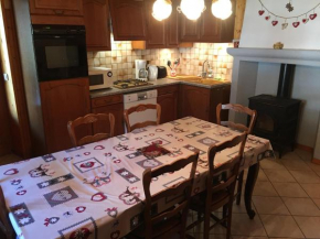 Chalet pour 6/7 pers. proche centre avec cuisine équipée - FR-1-467-66